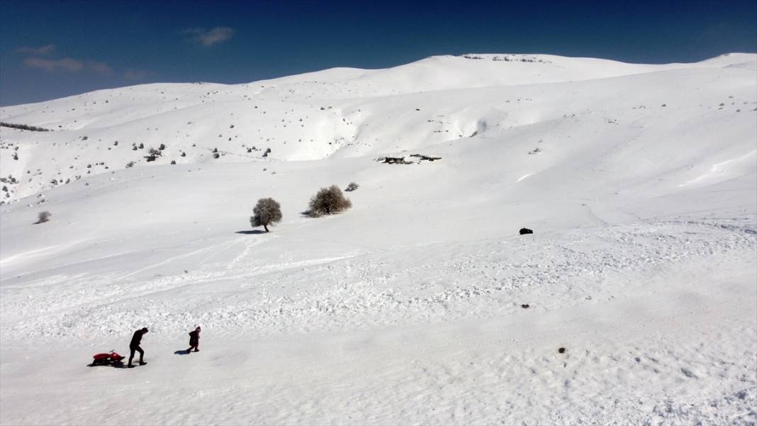 Konya'da kış turizminin merkezi nisan ayında da kayak imkanı sunuyor 1