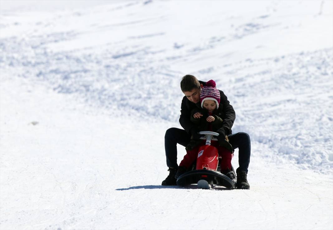 Konya'da kış turizminin merkezi nisan ayında da kayak imkanı sunuyor 11