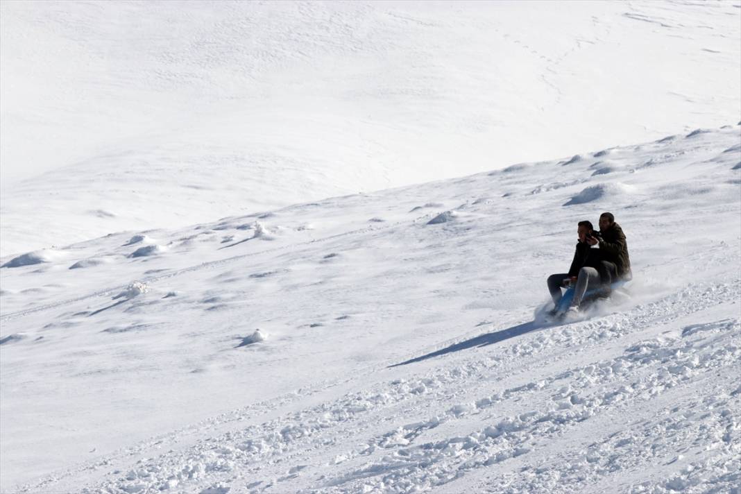 Konya'da kış turizminin merkezi nisan ayında da kayak imkanı sunuyor 18