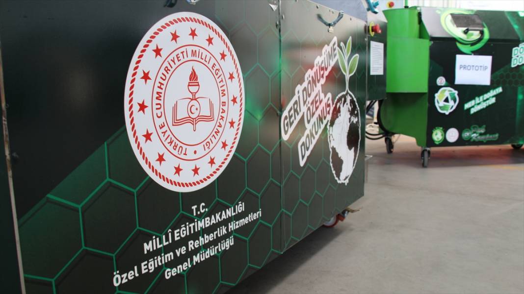 Konya'da meslek liseliler, tarım alanı olan okullardaki özel çocuklar için atıkları gübreye dönüştüren makine üretiyor 8