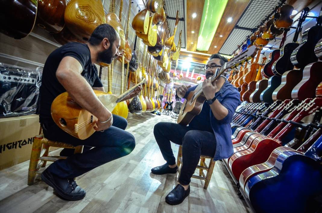 Konya'da kitap kokusuyla müziğin tınısını buluşturan çarşı! Mimarisiyle baş döndürüyor 11