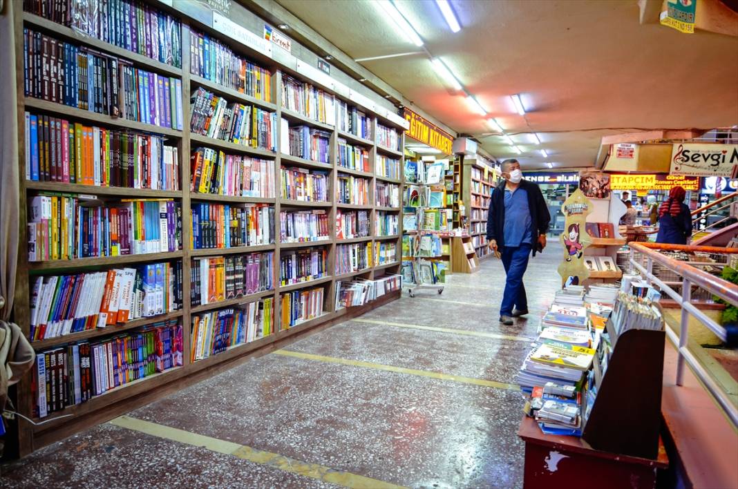 Konya'da kitap kokusuyla müziğin tınısını buluşturan çarşı! Mimarisiyle baş döndürüyor 13