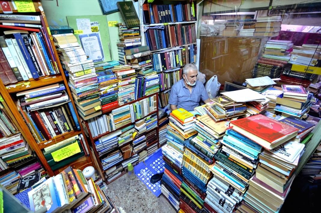 Konya'da kitap kokusuyla müziğin tınısını buluşturan çarşı! Mimarisiyle baş döndürüyor 16