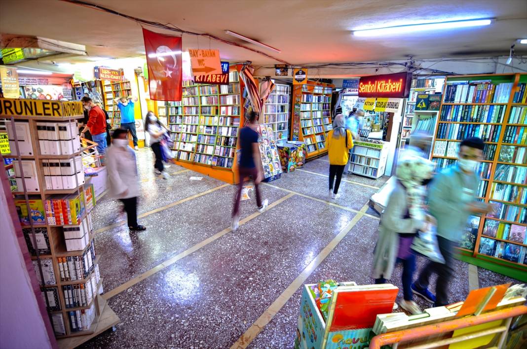 Konya'da kitap kokusuyla müziğin tınısını buluşturan çarşı! Mimarisiyle baş döndürüyor 5