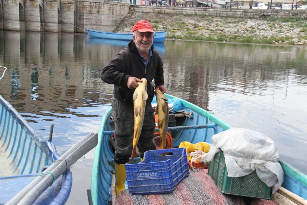 Konya'da yeni av sezonunun ilk balıkları kantarda tartıya çıktı 1