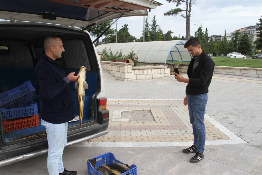 Konya'da yeni av sezonunun ilk balıkları kantarda tartıya çıktı 9