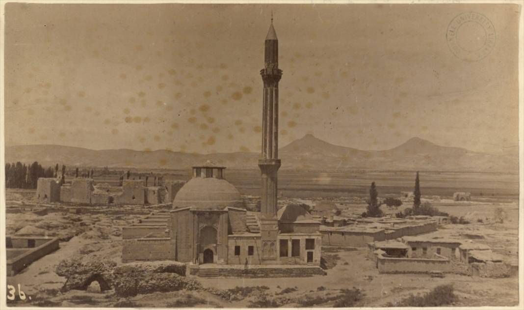 Arşivlediği 3 bin tarihi fotoğrafla yaşadığı Konya'nın görsel hafızası oldu 17