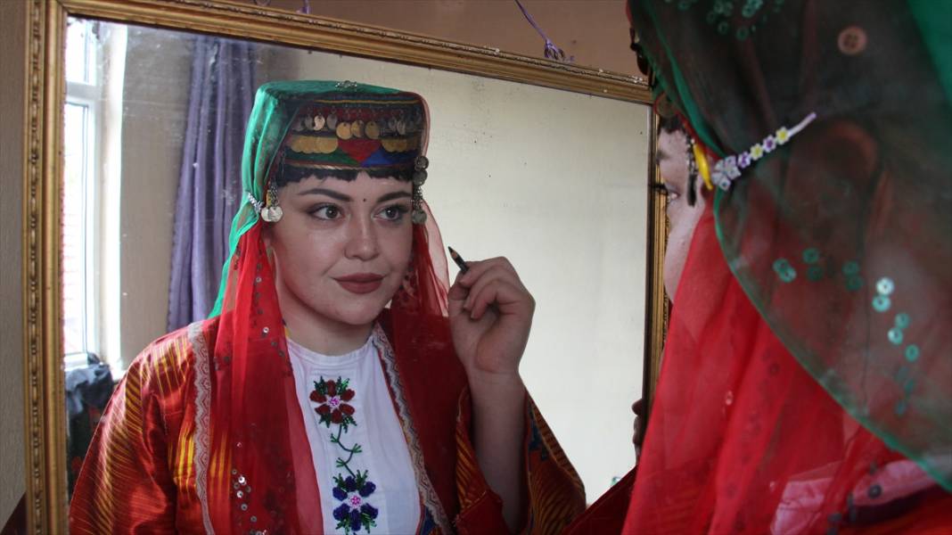 Konya'da geleneksel düğün kıyafetleri çeyrek asırdır terzi çiftin elinde hayat buluyor 13