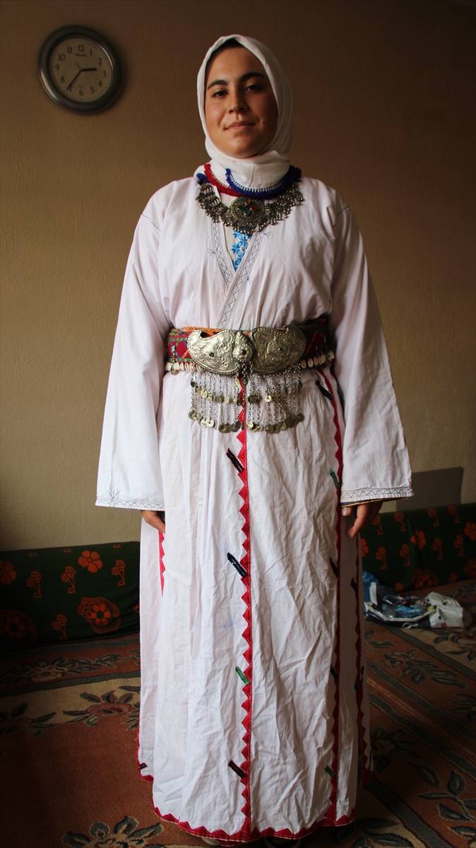 Konya'da geleneksel düğün kıyafetleri çeyrek asırdır terzi çiftin elinde hayat buluyor 9