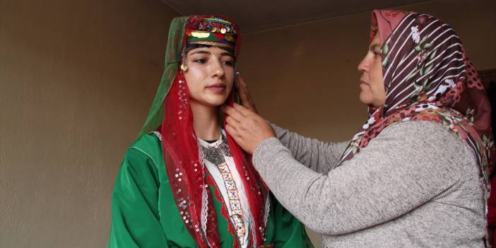 Konya'da geleneksel düğün kıyafetleri çeyrek asırdır terzi çiftin elinde hayat buluyor
