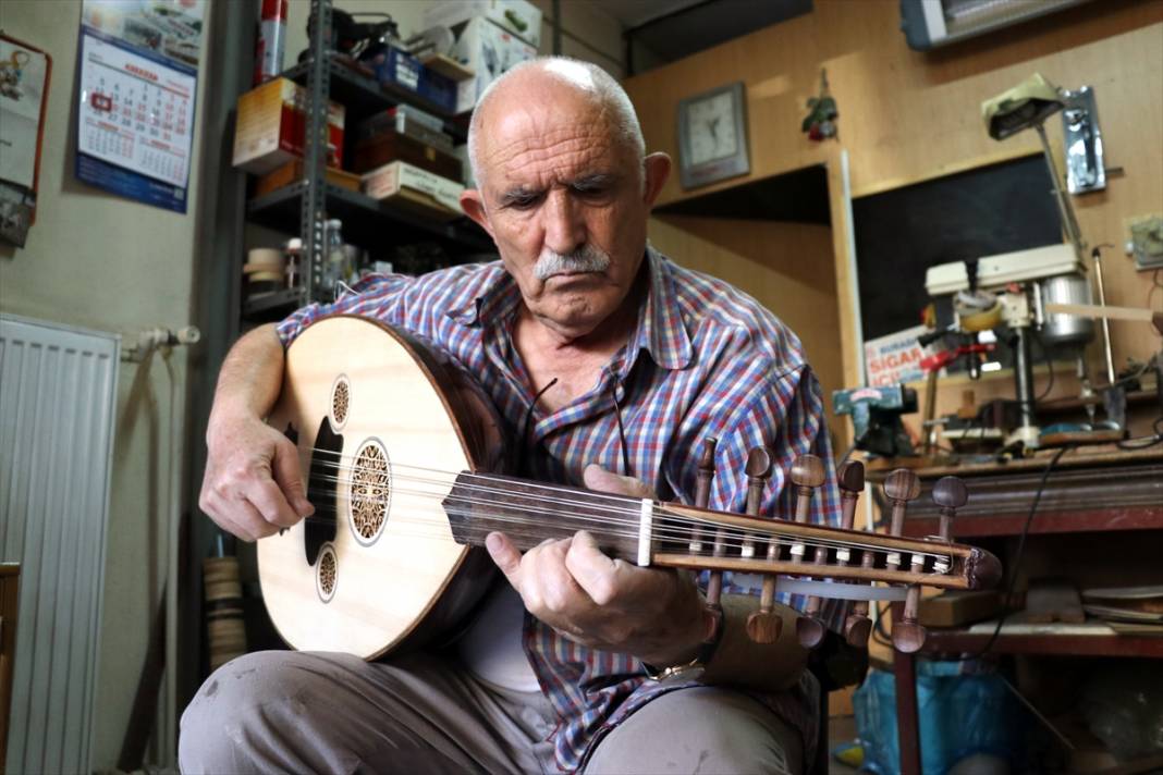 Müziğe olan tutkusunu atölyeye taşıdı! Konyalı Osman Eşen'in hazırladığı enstrümanlar yurt dışında da rağbet görüyor 11