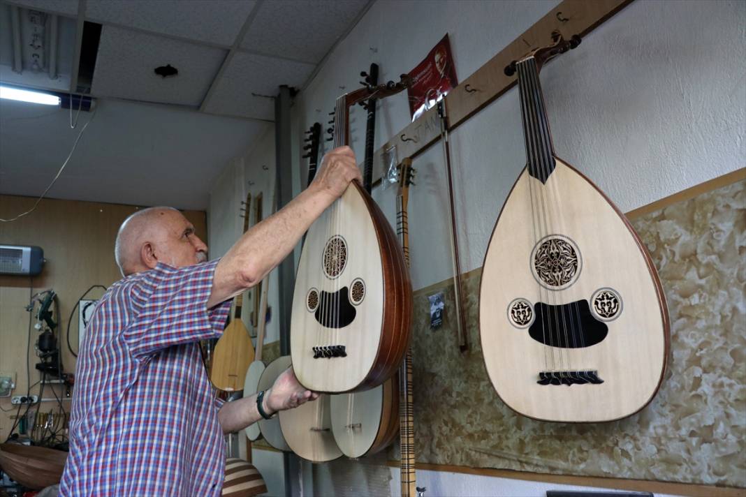 Müziğe olan tutkusunu atölyeye taşıdı! Konyalı Osman Eşen'in hazırladığı enstrümanlar yurt dışında da rağbet görüyor 9