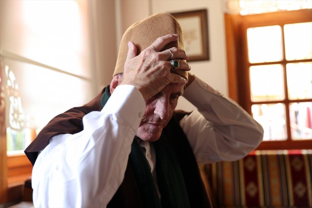 Mevlana'dan etkilenen ABD'li Katolik papaz Müslüman olup Konya'ya yerleşti 12