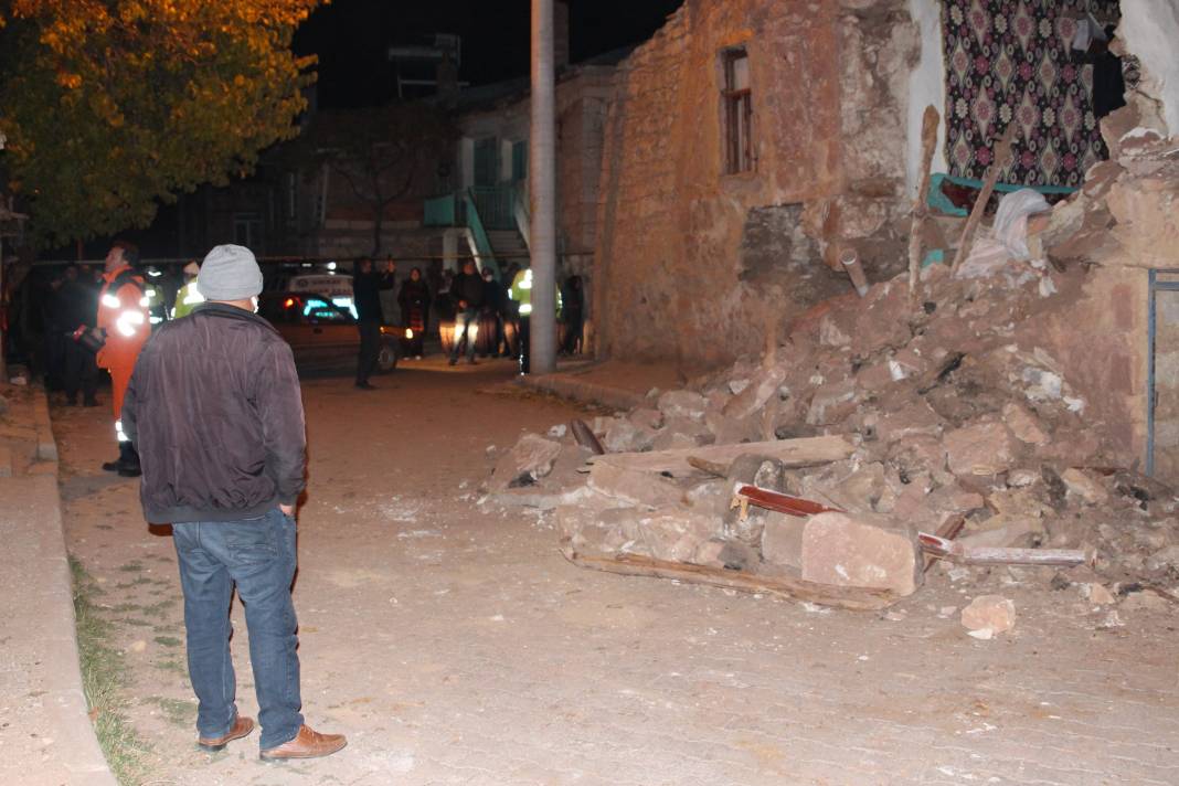 Konya'daki depremde 66 yapıda hasar oluştu 21