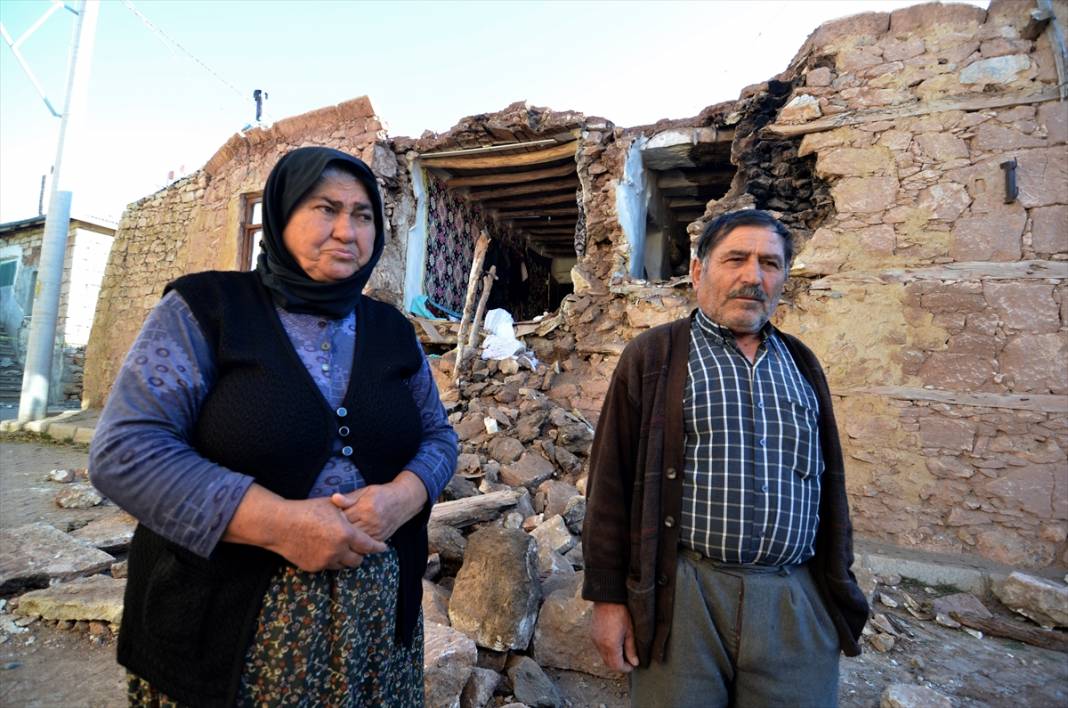 Konya'daki depremde 66 yapıda hasar oluştu 44