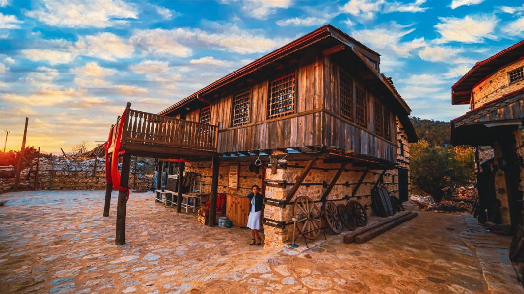 Akseki ilçesindeki tarihi evler turistlerin ilgisini çekiyor 10