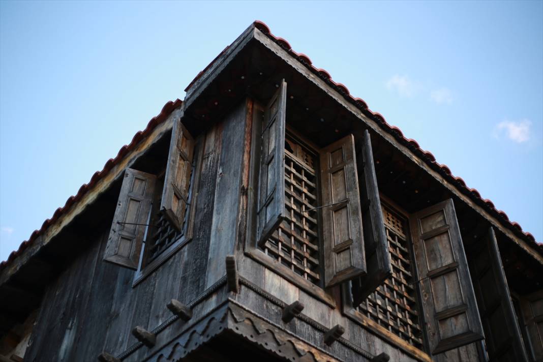 Akseki ilçesindeki tarihi evler turistlerin ilgisini çekiyor 11