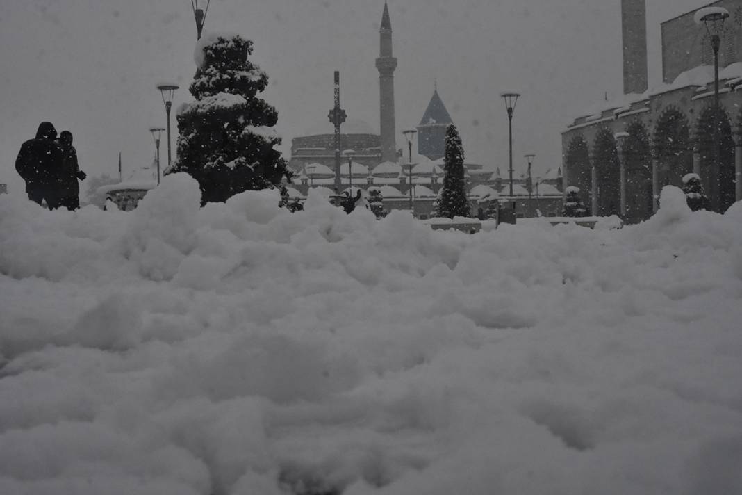 Konya'da kar yağışının güzelliği fotoğraf karelerine yansıdı 2