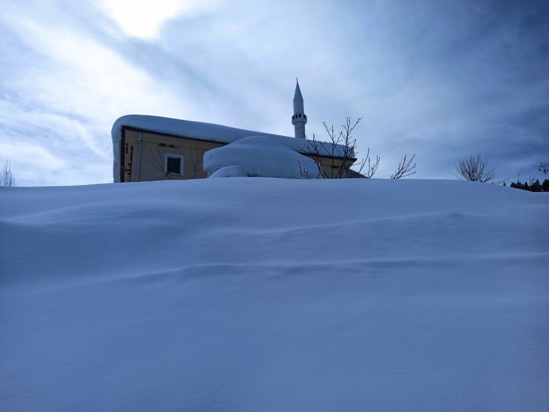Yaylalarda ev boyu kar! Konyalı doğaseverler fotoğrafladı 6