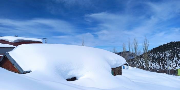Yaylalarda ev boyu kar! Konyalı doğaseverler fotoğrafladı