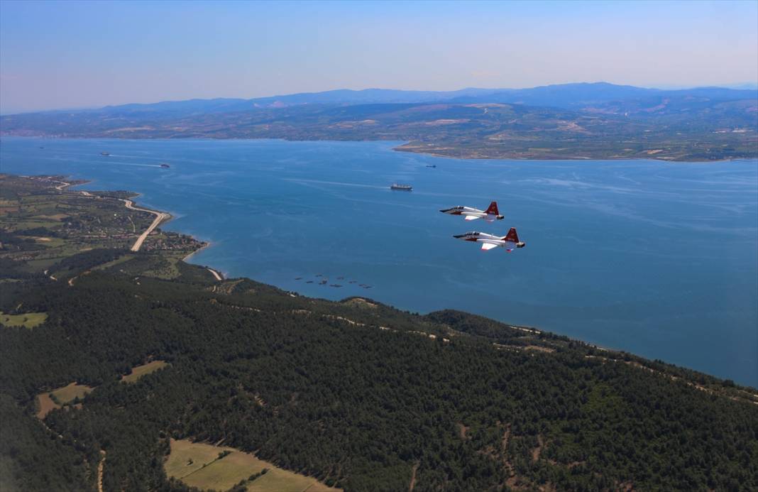 Türk savaş pilotları, zorlu eğitimleri geçip brövelerini takıyor 5