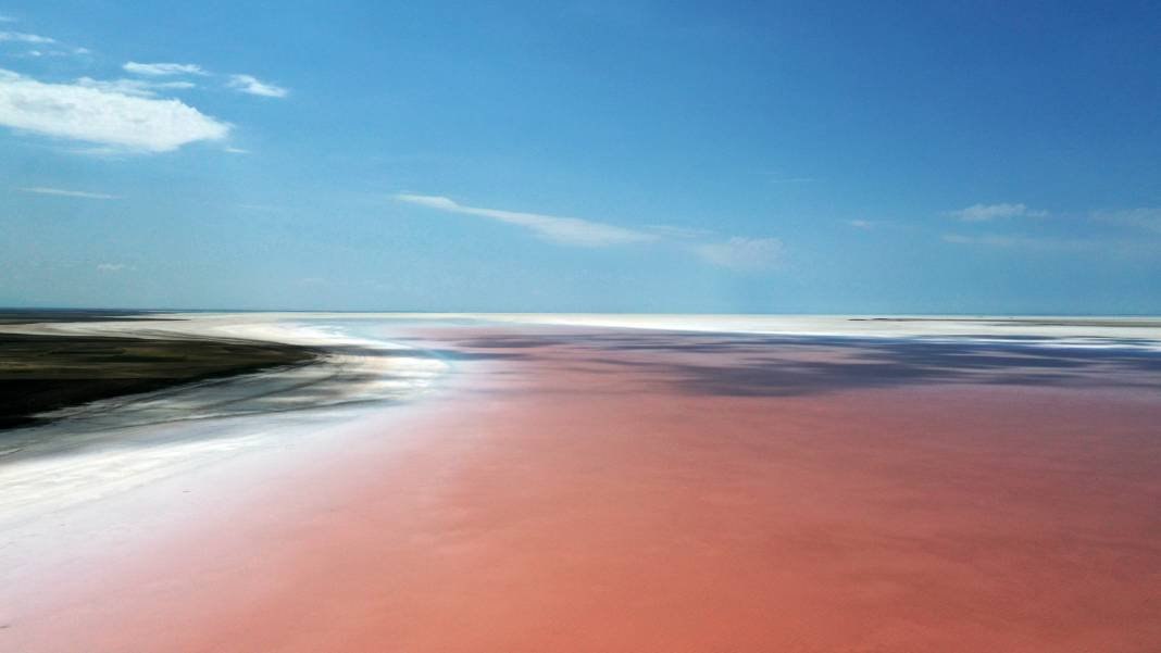 Tuz Gölü, pespembe renge büründü! 11