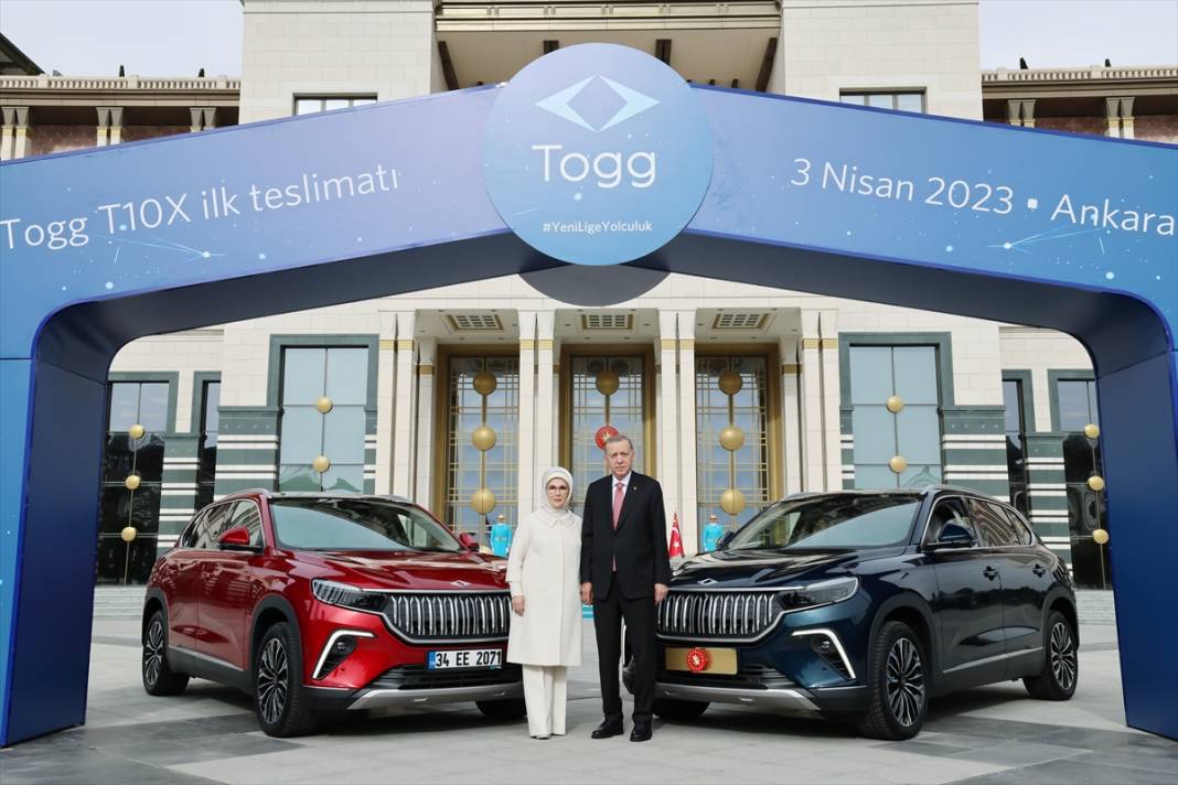 Cumhurbaşkanı Erdoğan'a Togg otomobili teslim edildi 2