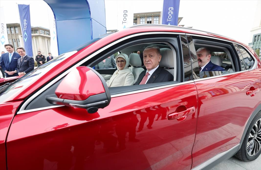 Cumhurbaşkanı Erdoğan'a Togg otomobili teslim edildi 22