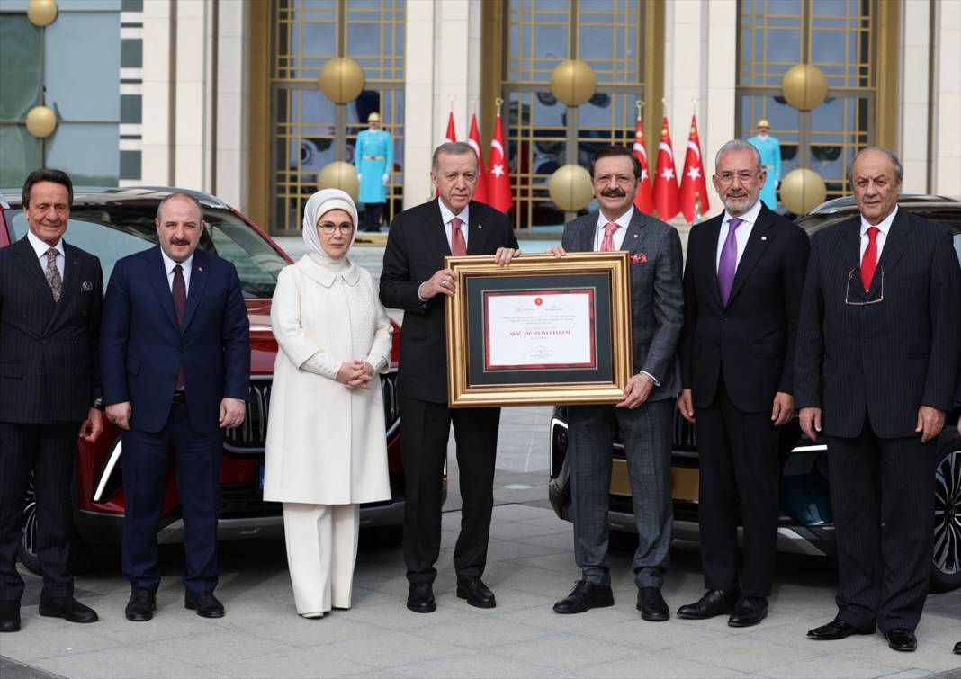 Cumhurbaşkanı Erdoğan'a Togg otomobili teslim edildi 26
