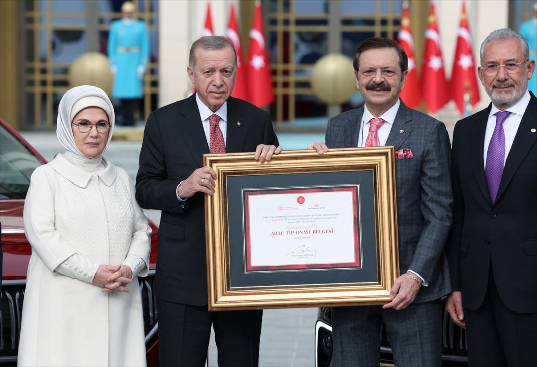 Cumhurbaşkanı Erdoğan'a Togg otomobili teslim edildi 27