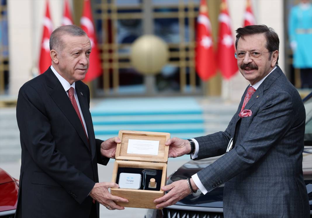 Cumhurbaşkanı Erdoğan'a Togg otomobili teslim edildi 30