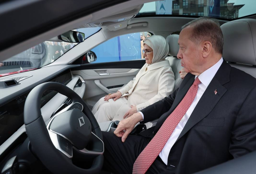 Cumhurbaşkanı Erdoğan'a Togg otomobili teslim edildi 37