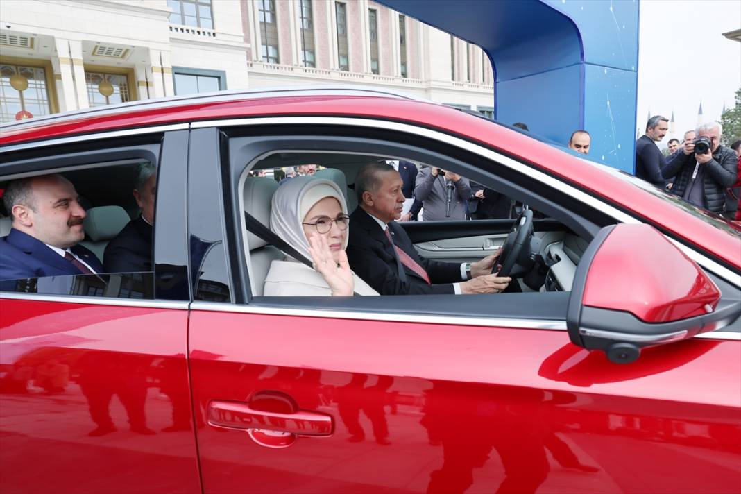 Cumhurbaşkanı Erdoğan'a Togg otomobili teslim edildi 38