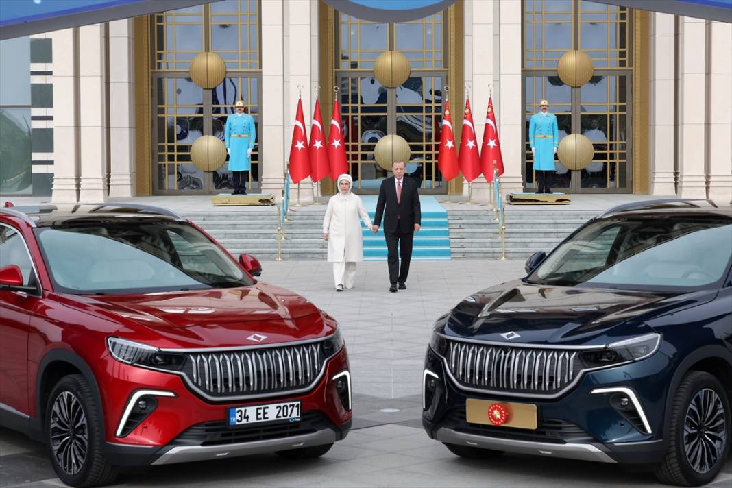 Cumhurbaşkanı Erdoğan'a Togg otomobili teslim edildi 8