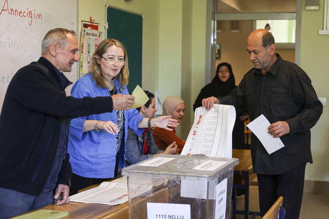 Türkiye'den seçim manzaraları! Oy kullanmaya böyle gittiler 21