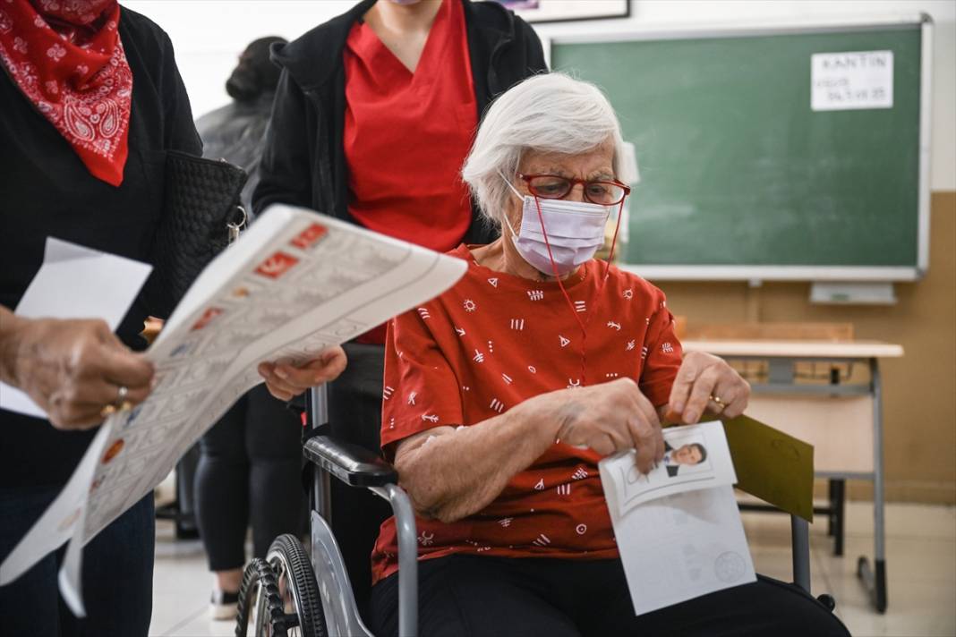 Türkiye'den seçim manzaraları! Oy kullanmaya böyle gittiler 30