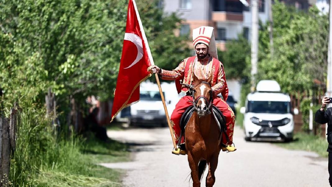 Türkiye'den seçim manzaraları! Oy kullanmaya böyle gittiler 7