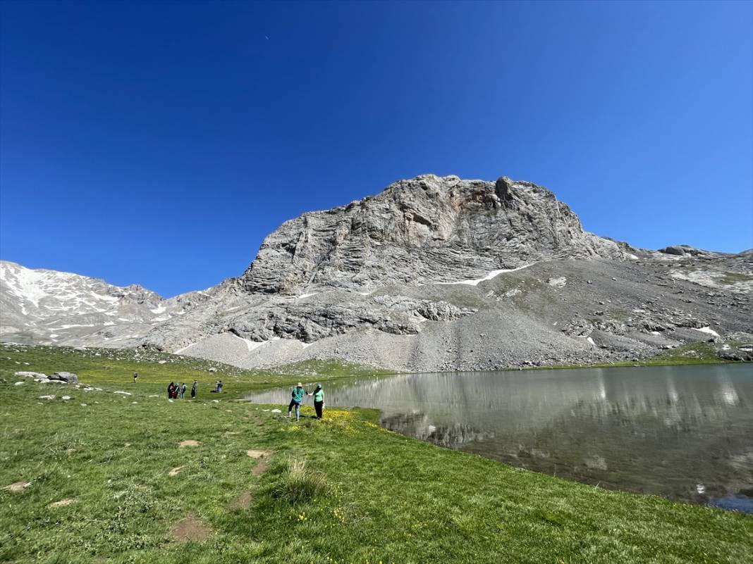 Konya sınırlarındaki Bolkar Dağları eşsiz manzarasıyla görsel şölen sunuyor 15