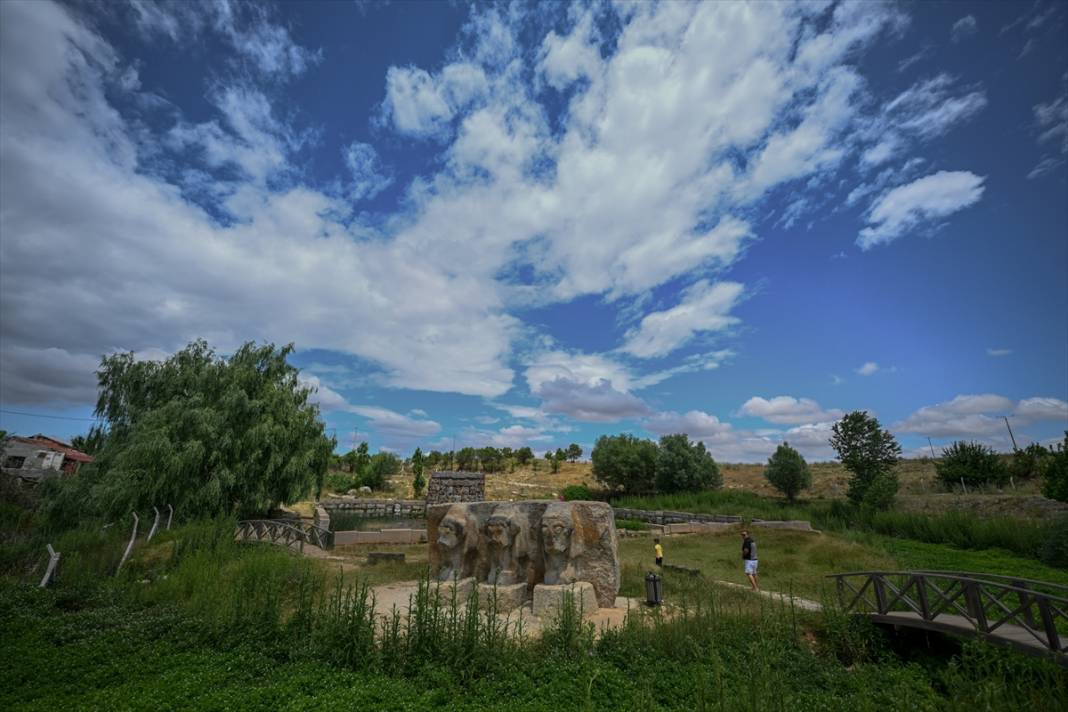 Konya’nın UNESCO listesindeki tarihi anıtı mimarisiyle ilgi çekiyor 17