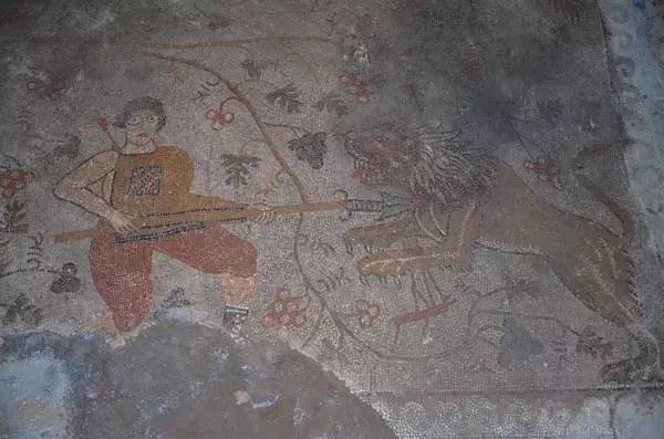 Konya’da yonca tarlasında bulunan 1400 yıllık mozaik ilgi bekliyor 21