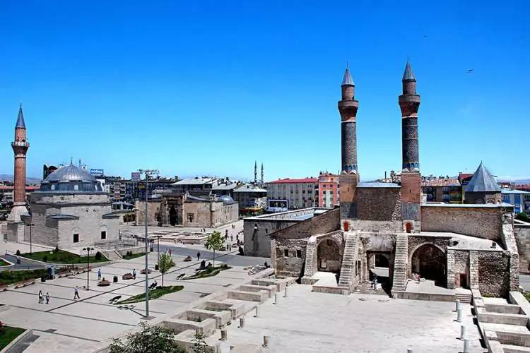 Türkiye’de yaşamak ve çalışmak için en iyi şehirler sıralandı! İşte illerin puanı ve Konya’nın sırası 56