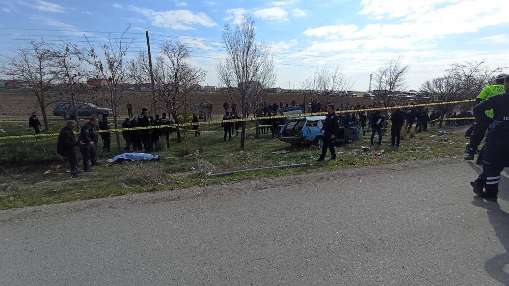 Konya’da ehliyetsiz sürücü durağa daldı! 4 ölü, 5 yaralı var 10