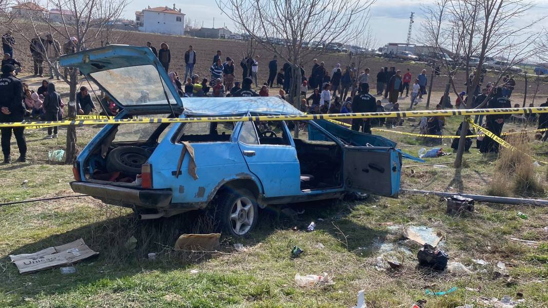 Konya’da ehliyetsiz sürücü durağa daldı! 4 ölü, 5 yaralı var 11