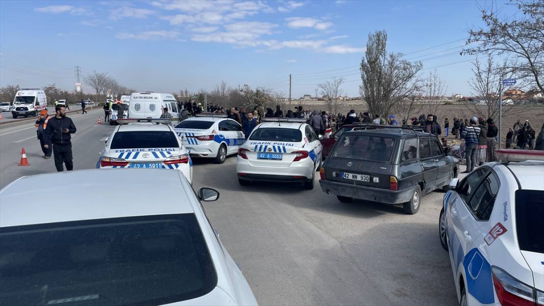Konya’da ehliyetsiz sürücü durağa daldı! 4 ölü, 5 yaralı var 5