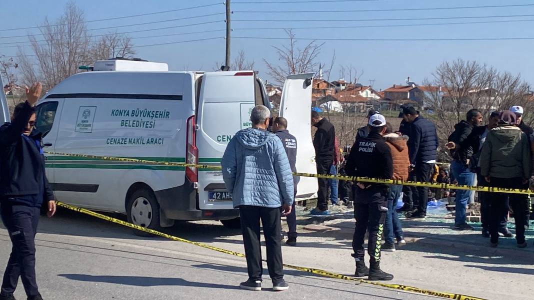 Konya’da ehliyetsiz sürücü durağa daldı! 4 ölü, 5 yaralı var 9