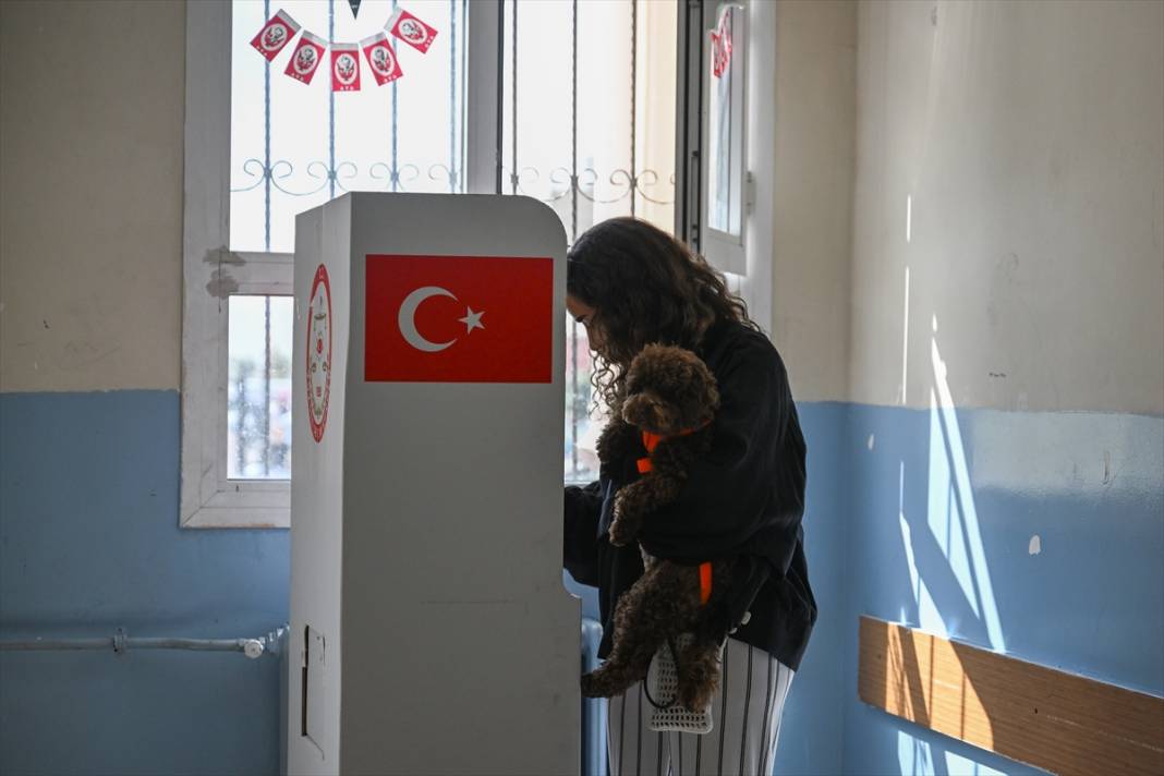 Türkiye'den ilginç oy kullanma manzaraları 11
