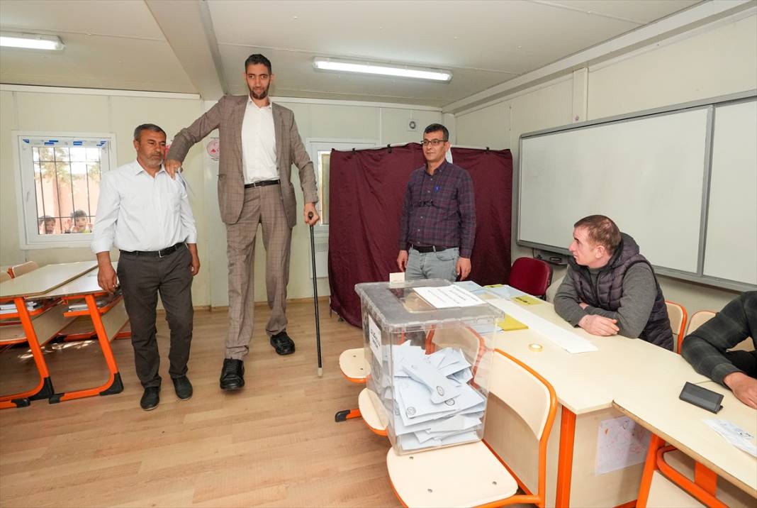 Türkiye'den ilginç oy kullanma manzaraları 29