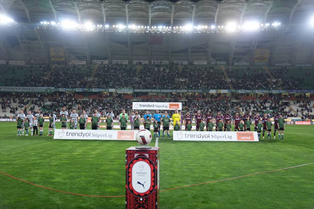 Konyaspor - Trabzonspor maçında gergin anlar 23