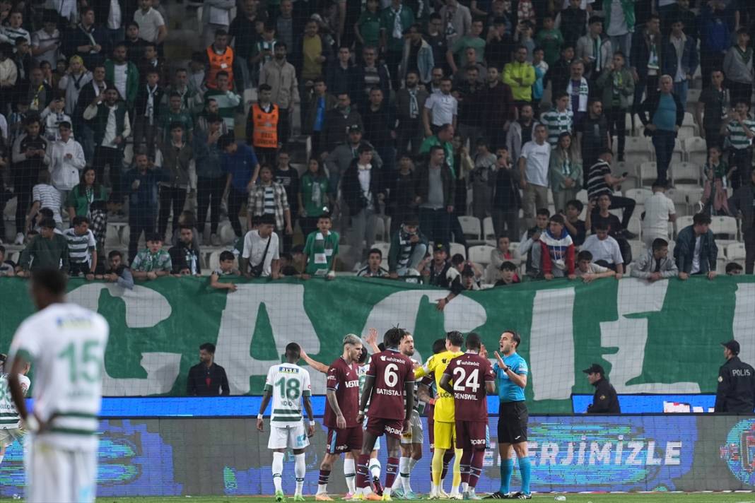 Konyaspor - Trabzonspor maçında gergin anlar 68