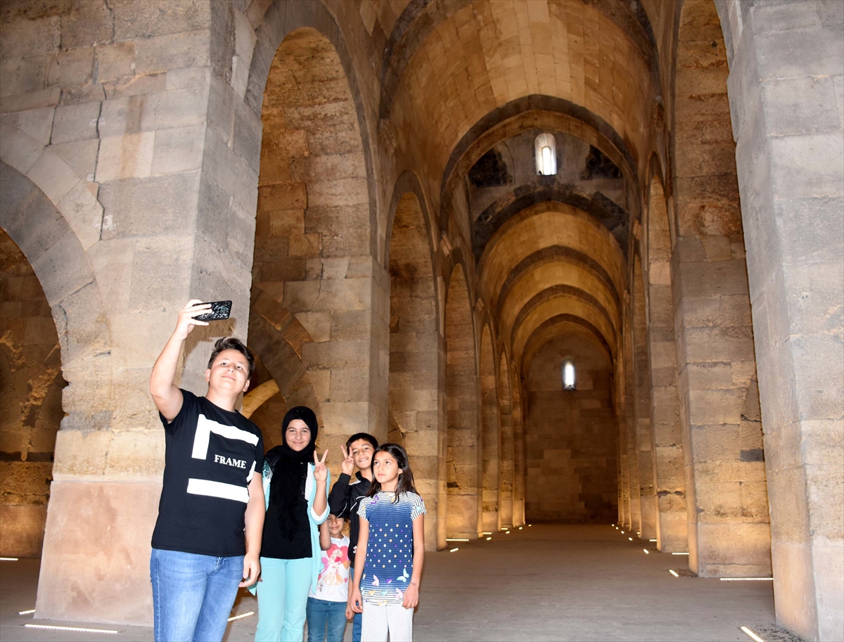 Konya'nın kale vazifesini görüyordu! Görkemli mimarisiyle dikkat çekiyor 10